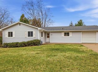 1155 Sunset Drive, Platteville, WI 53818