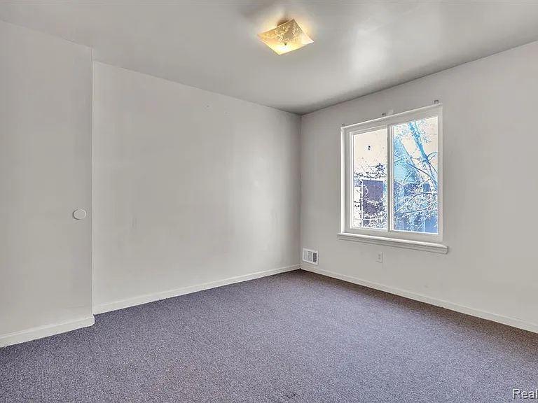 764 Woodmere St — Photo 39