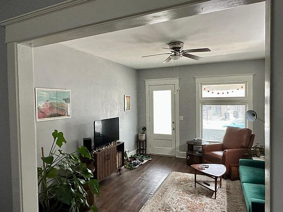 5th image of 942 E Morris St #944