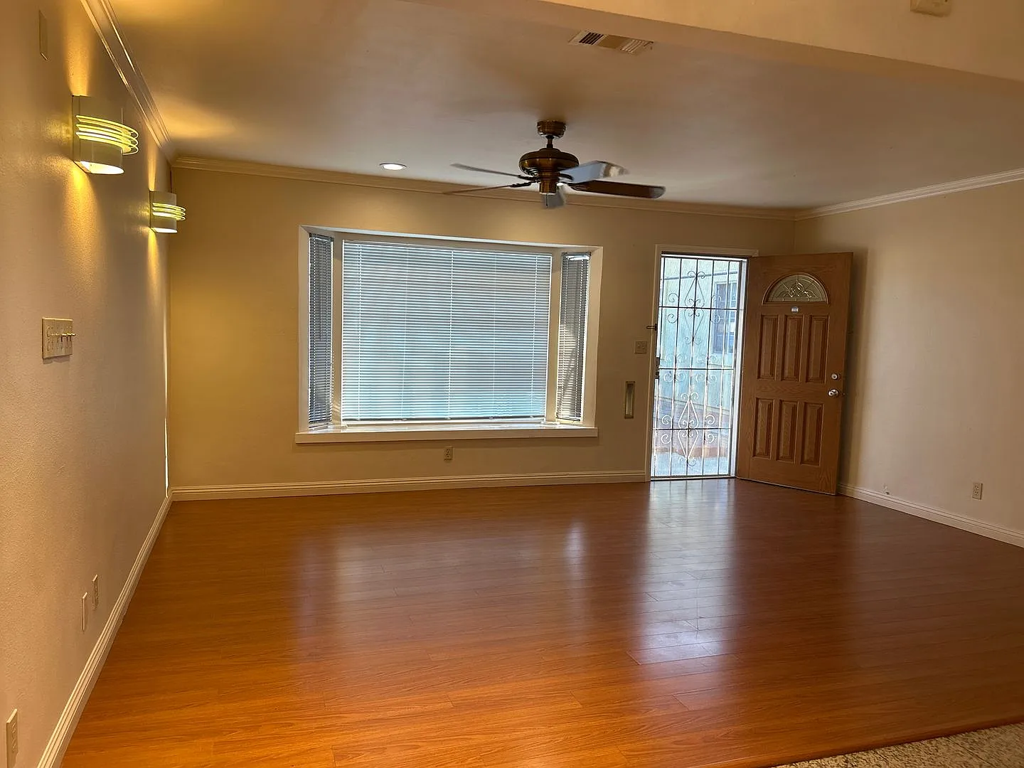 Spacious 3-bedroom Single House for Rent in Rosemead in Quiet Neighborhood — Photo 3