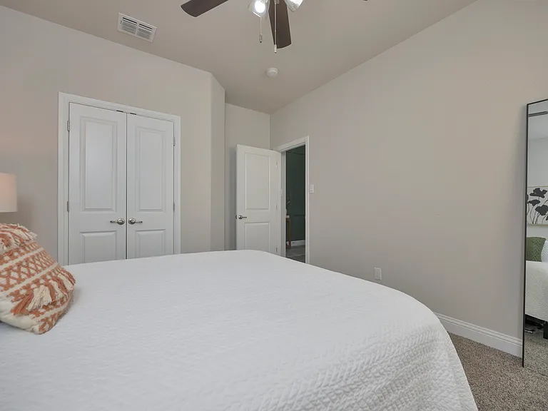 2028 Windsor Dr — Photo 25