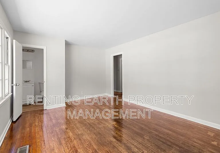 149 Rose Dr — Photo 5