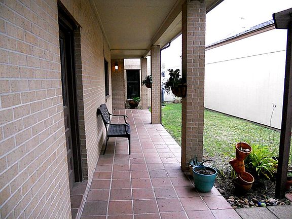 4th image of 20023 Sunny Shores Dr