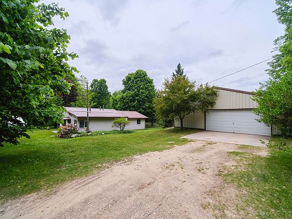 2nd image of 6712 Lumley Rd