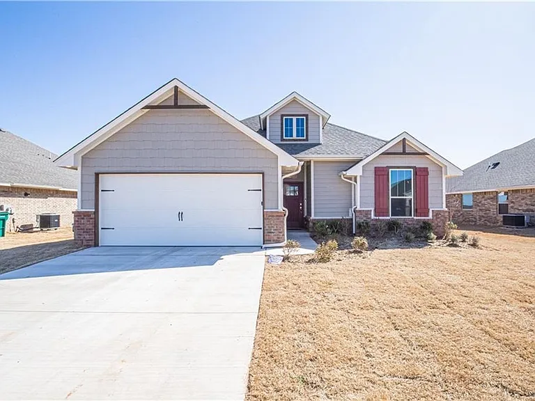 616 John Chisholm Way — Photo 1