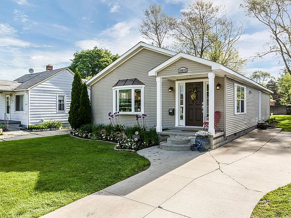 2nd image of 30832 Palmer Blvd
