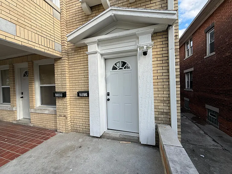 2509 Gladstone St #2 — Photo 25