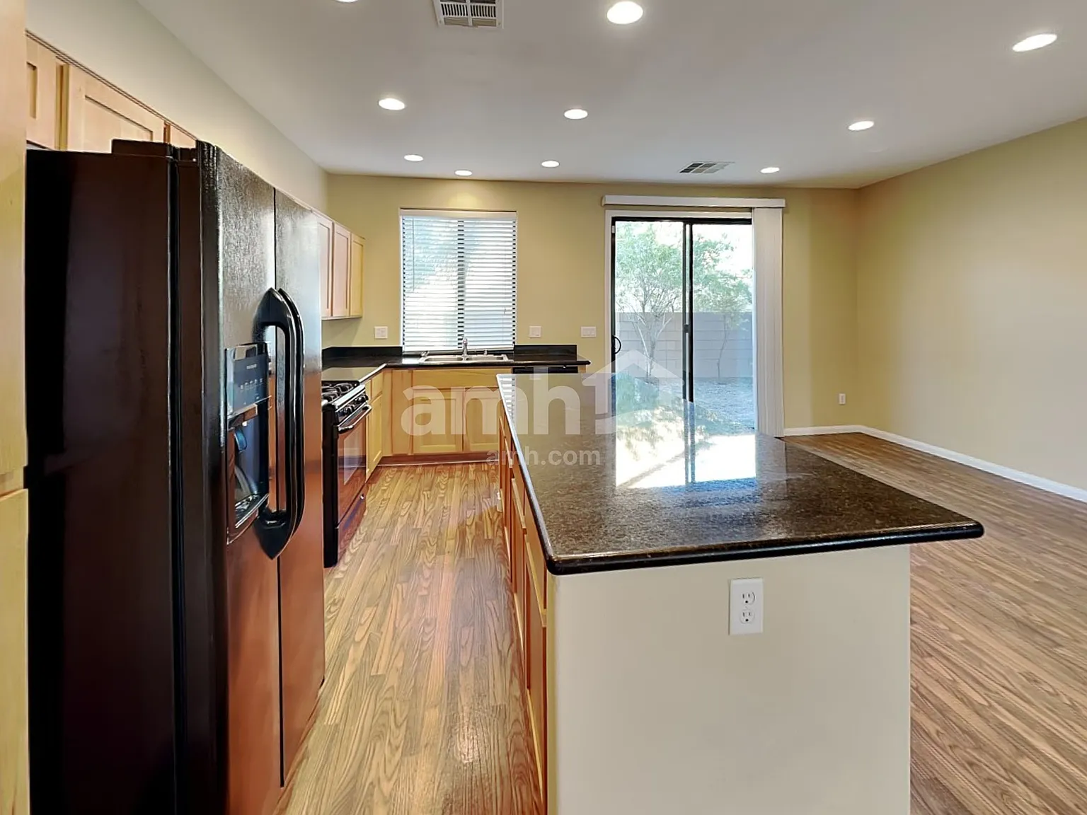 4 bed, 3.0 bath, 2936 sqft, $2,845 — Photo 4