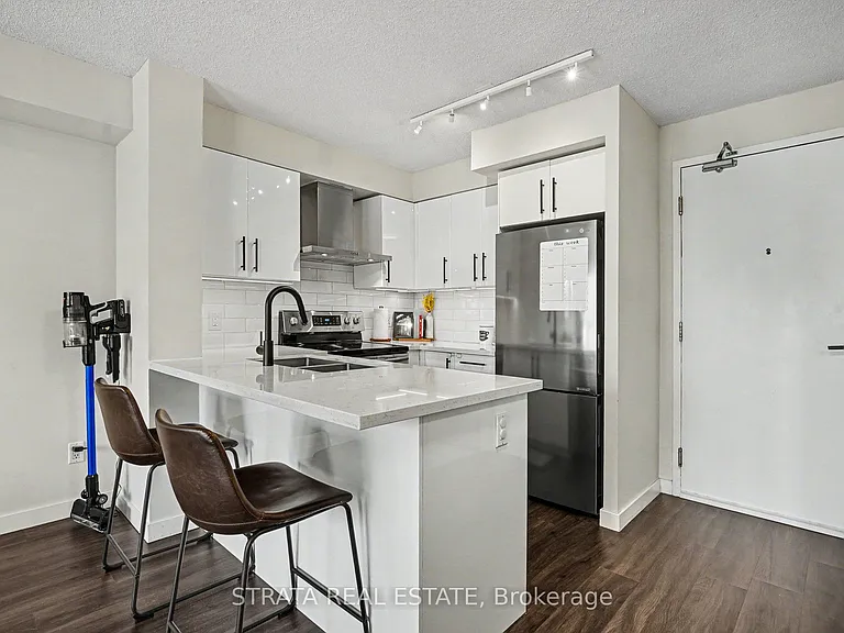 120 Dallimore Cir #510 — Photo 5