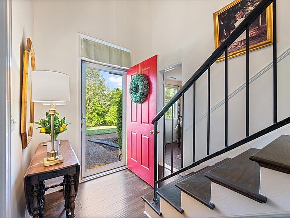 5th image of 218 Boxwood Dr