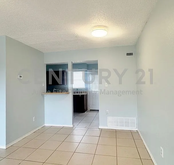 2817 Wimbledon Ct #A — Photo 3