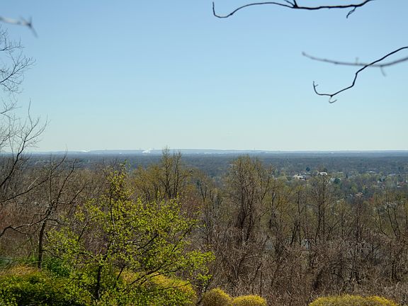 3rd image of 690 Johnston Dr