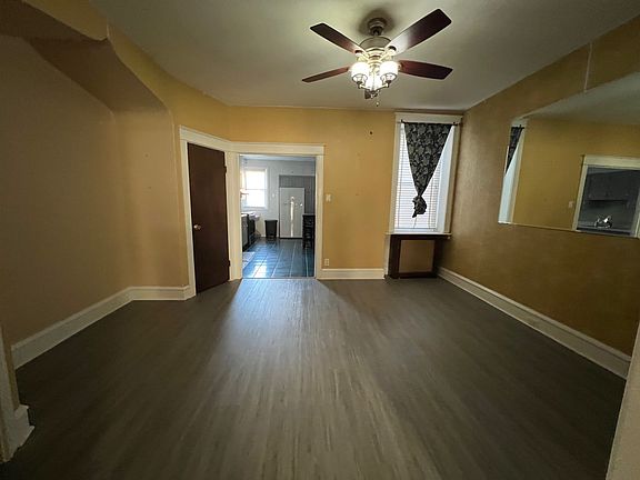 3rd image of 35XX Oakmont St