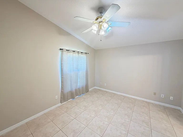 38 Vanna Ct — Photo 18