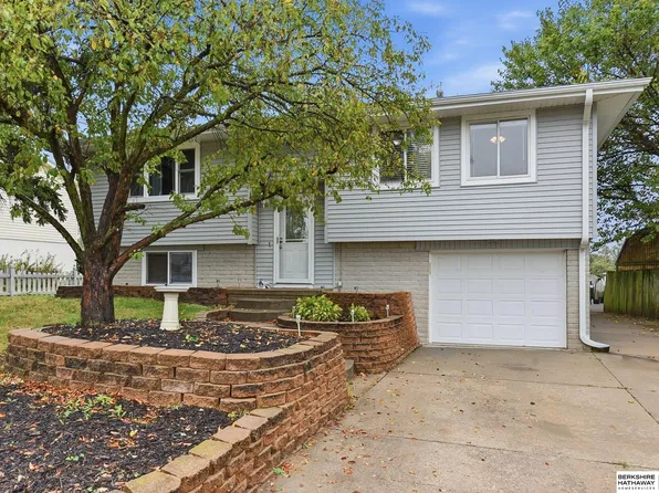 3803 N 212th St, Elkhorn, NE 68022