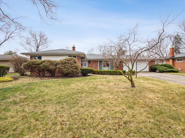 16472 Surrey St, Livonia, MI 48154