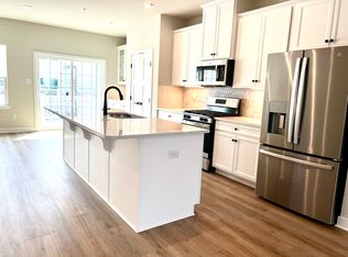 32 Indian Field Ln, Souderton, PA 18964