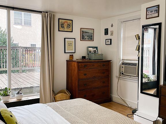 5th image of 922 New Market St #B