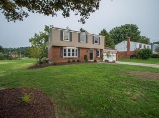 1205 Old Meadow Rd, Pittsburgh, PA 15241