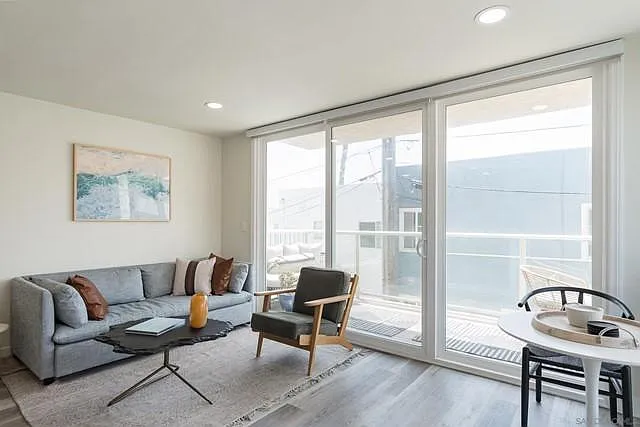 Redondo Ct, San Diego — Photo 2