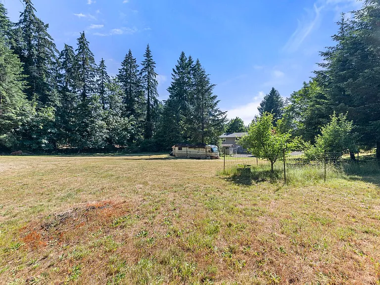 11322 Skagit Dr SE — Photo 35