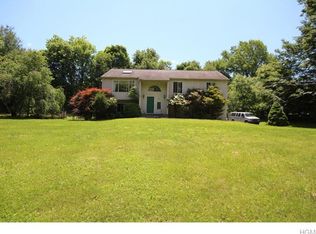 25 Walton Dr, Mahopac, NY 10541