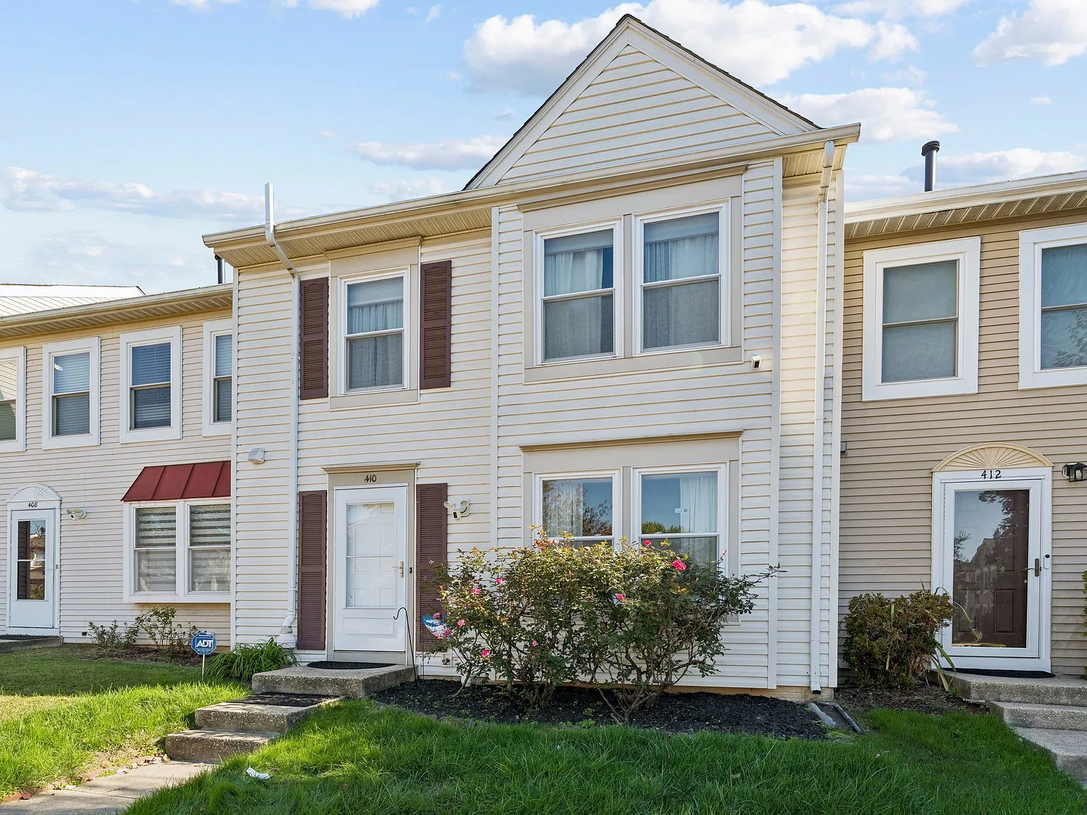 3 bed, 2.5 bath, 1714 sqft, $3,000 — Photo 3