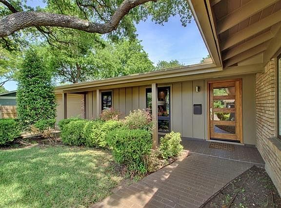 3rd image of 5715 Highland Hills Dr