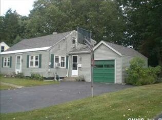 118 Heins Ave, North Syracuse, NY 13212