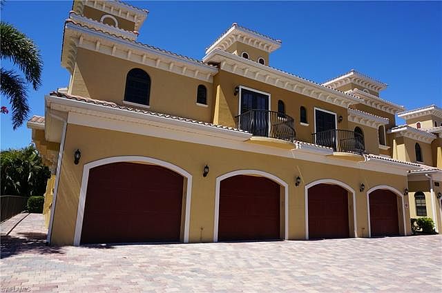1st image of 4910 SW 17th Pl #4