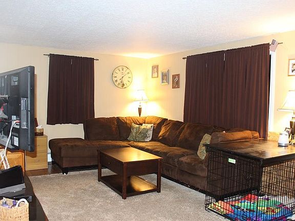 2nd image of 88 Oakwood Ter