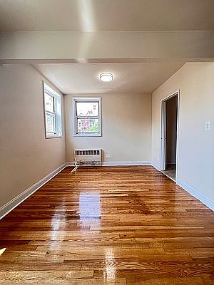 4th image of 41-10 Bowne St #5Z