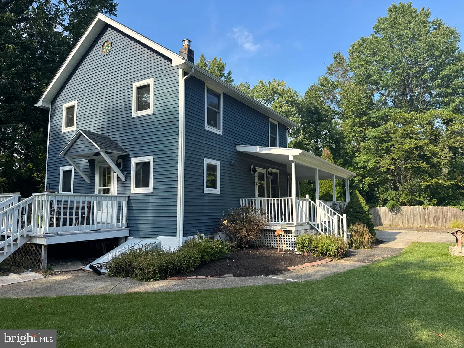 2 bed, 1.5 bath, 1334 sqft, $2,500 — Photo 2
