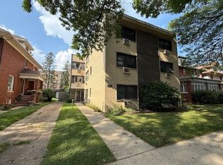 1428 W Fargo Ave APT 303, Chicago, IL 60626