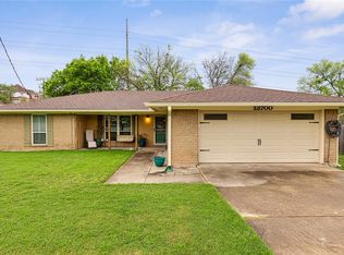 13700 Harbor Dr, Woodway, TX 76712