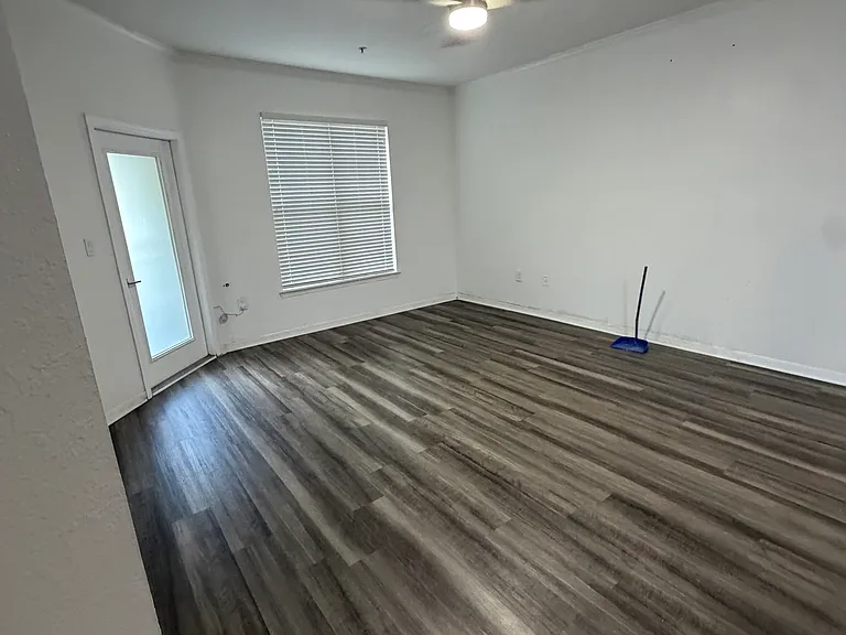 10019 Courtney Palms Blvd #101 — Photo 15