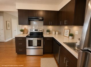 12702 E Burnside St APT 9, Portland, OR 97233