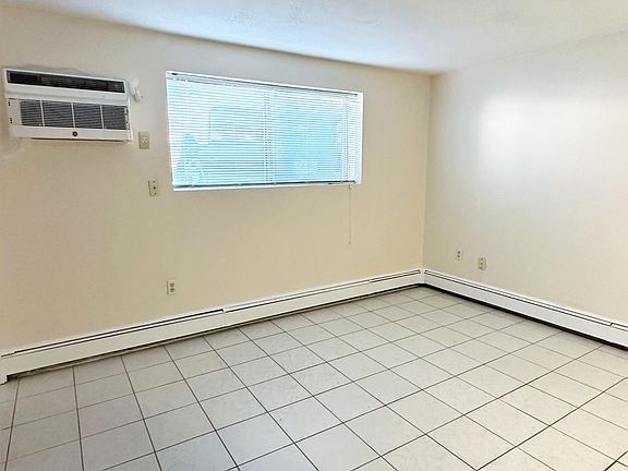 4th image of 362 Centre St #5B