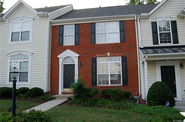 1st image of 446 Kingscote Ln #446