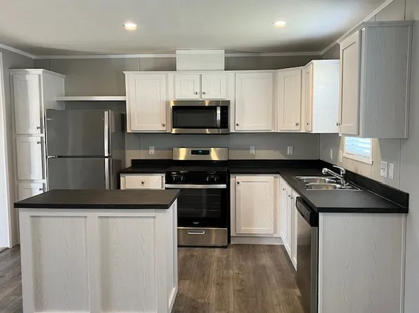 14566 N Red Bud Trl, Buchanan, MI