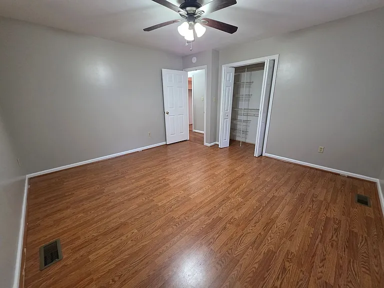 409 Rosewood Ln — Photo 24