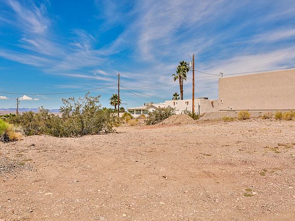 3rd image of 3018 Edgewood Dr Lot 3