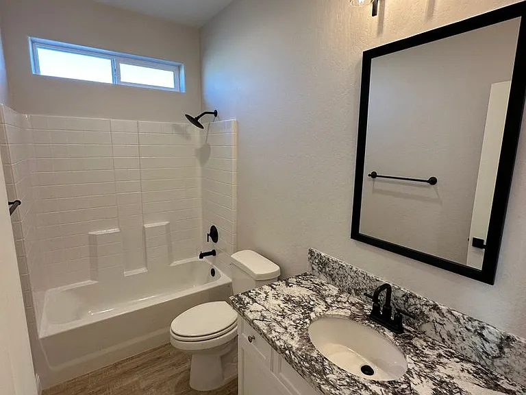 134 N Purdue Ave — Photo 13