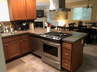 140 S Hemlock St #1, Cannon Beach, OR 97110
