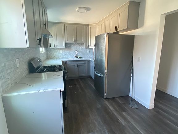 4th image of 1672 W 36th St APT 1
