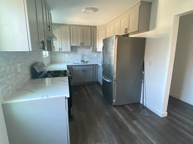 1672 W 36th St #1 — Photo 4