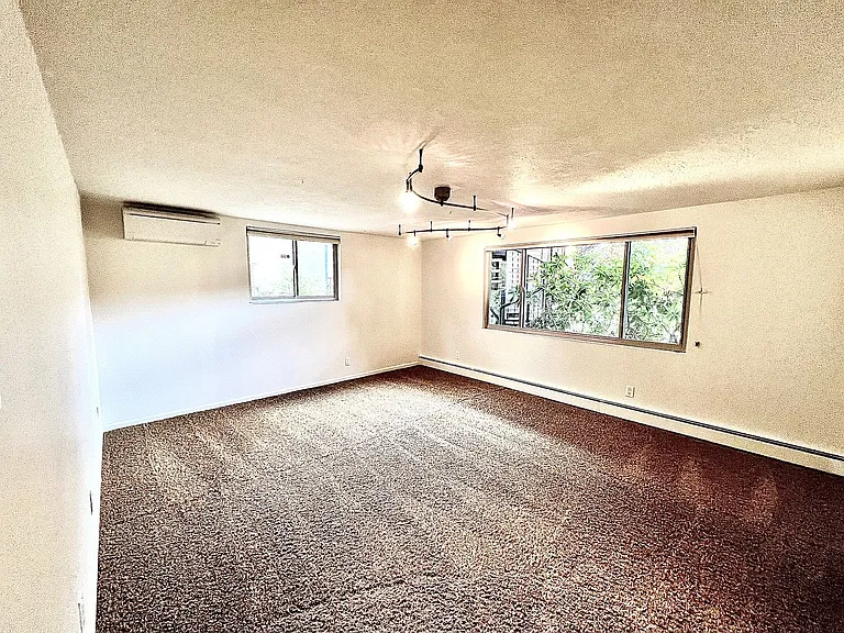 306 E Curling Dr — Photo 50