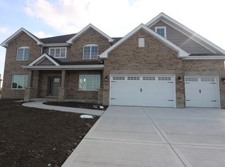 22777 Stanford Dr, Frankfort, IL 60423