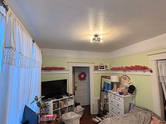 5th image of 805 Valencia St APT 17