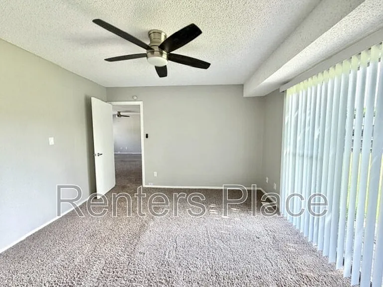 313 N Cedar St — Photo 18